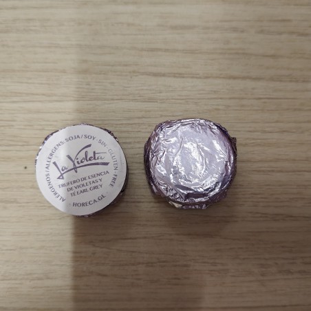 VIOLET FLAVOURED CHOCOLATE BONBON